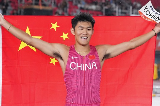 陈圆将霸气问鼎110米栏