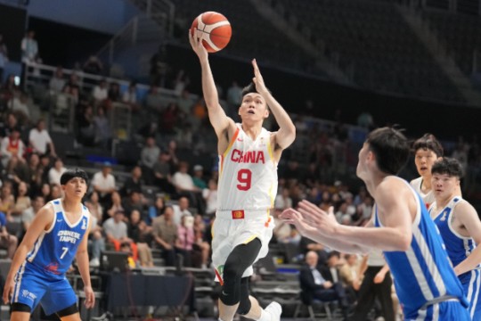 年轻的中国男篮在起伏中收获成长