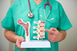 温瑞博4比2战胜日本选手 夺男单冠军 太原站夺冠