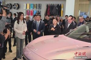 乘客开门杀 网约车司机被判赔12万 停车位置选择不当引发争议