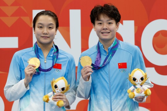 跳水女子双人三米板摘金 搭档一年多 陈艺文/陈佳越来越默契